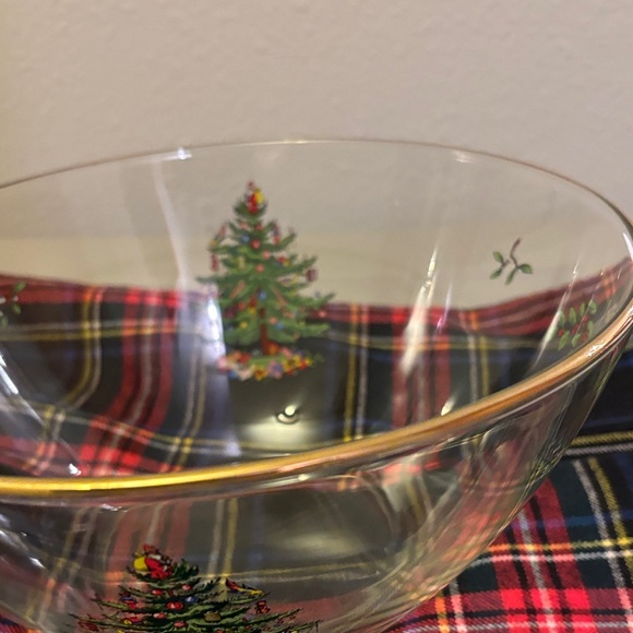 Spode Christmas Glass Bowl with classic Christmas Tree and Gold Rim - Picture 3 of 8